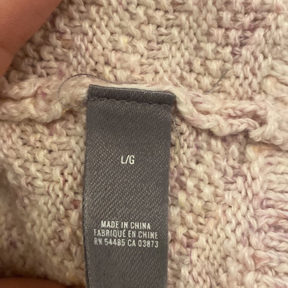 ❤️All $20 items in my closet are 2/$30❤️Knit cropped Halter Sweater - Picture 3 of 5